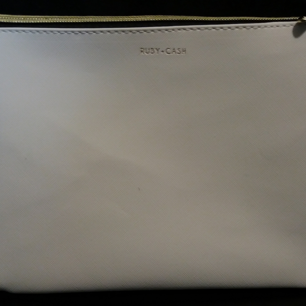 Ruby+Cash Insta-Glam make-up bag - Picture 4 of 4